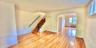 Spacious 6 bedroom 3.5 bath Tudor Townhouse w/Deck close to Georgetown University & Hospital Gallery 4