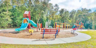Spacious 4-Bedroom Home - Woodlands Gallery 24