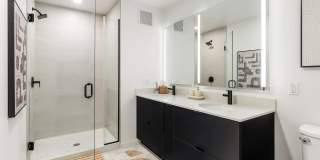 1508 North Elizabeth Street Gallery 33