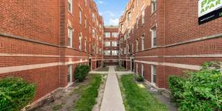 5952-58 W Superior Gallery 15