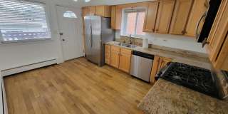 5809 N Whipple St Gallery 7