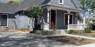 4 BEDROOM, 1 BATHROOM, SINGLE FAMILY HOME, CONVENIENT DOWNTOWN LOCATION! Gallery 1