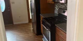 2206 Sarah Street Gallery 8