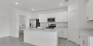19550 Fairhill Ct Gallery 10