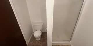 Spacious 2 bed/2 bath in Millcreek-**Move in Special-1/2 off first month** Gallery 18