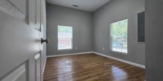 Stylish Newly Renovated 3-Bed, 2-Bath Retreat Gallery 17
