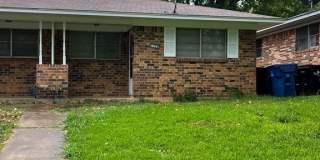 1526 W Elm Street Gallery 1