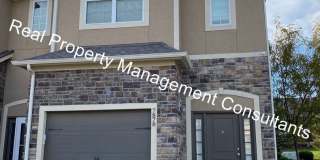 Overland Park spacious 3 Bed 3.5 Bath  townhome in Blue Valley School District Gallery 1
