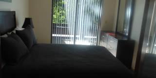 Short-mid term housing, furnished condo 2 bed/2 bath walking distance to Pearl St., CU and close to Hiking and Biking Gallery 9