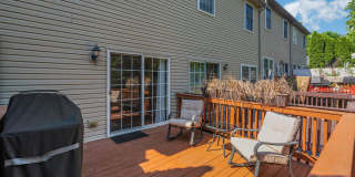 Beautiful 3 Bedroom Bridgeport Townhome! Gallery 17