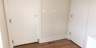 Pet Friendly 3 Bed 2 Bath Condo Quality Apartment with Private Roof Deck in Roscoe Village Gallery 7