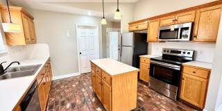 3 Bed, 2 Bath Home with Large Backyard in Fairmont Subdivision 3 Bed, 2 Bath Home with Large Backyard in Fairmont Subdivision Gallery 10