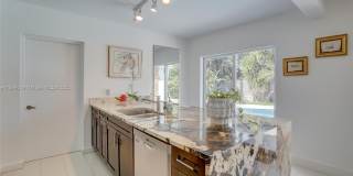 2601 NE 11th Ct Gallery 20