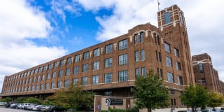 Off Broadway Apartments Gallery 25