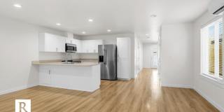 STUNNING 3 Bed / 2.5 Bath Brand New Townhome / End Unit !!! Gallery 7