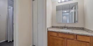 1 Bedroom Condo in Aurora Gallery 13