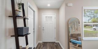 Like New in Heart of Crestview - AVAILABLE IN MAY! Gallery 4