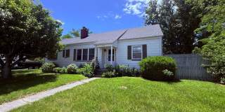 Pet Friendly 3 Bedroom, 2 Bath Home with Hardwood Floors Gallery 1