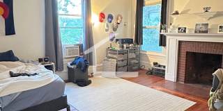 Gorgeous modern entire home perfect for large student groups available 9/1/2027 Gallery 33