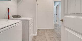 3 Bed, 2 Bath Home with Bonus Office and  Huge Workshop Gallery 33
