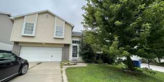 17738 Olive St – 3 Bed/2 Bath in Millard School District | Vaulted Living Room, Fireplace, Fenced Yard Gallery 1