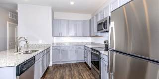 Overlook at Mesa Creek Apartments Gallery 17