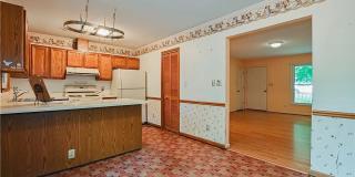 Room in 3 Bedroom Home at Sanderson Dr Gallery 12