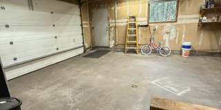 Spacious 4-Bedroom Home in Northpole Area! Spacious 4-Bedroom Home in Northpole Area! Gallery 21