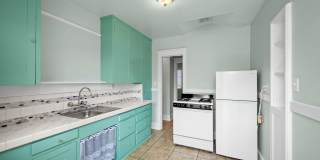 Charming Sherman Heights 2-Bedroom, Available Now! Gallery 20