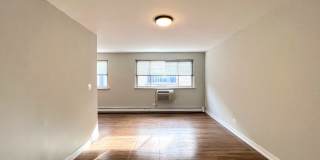 528 W Oakdale Gallery 2