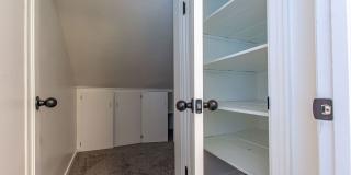 3 Bedroom / 2 Bath Home with Garage off 45th and Leavenworth! Gallery 22