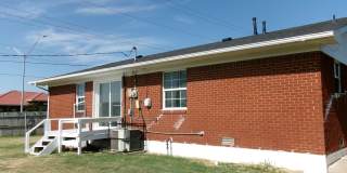 MOVE IN SPECIAL: $200 off of the first full month's rent! Very nice Home located in the Carrasland Area! Gallery 21