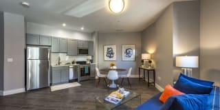 The 6Hundred Gallery 22