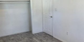 Minutes to U of A Duplex Gallery 17