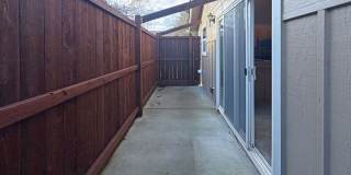 573 Hanover St Gallery 16