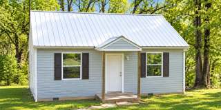 Knoxville 37915 - James White Parkway Area, 2 bedroom, 1 bath home - Contact Brad Croisdale (865) 805-9964 Gallery 1