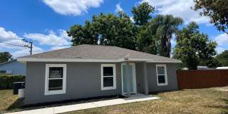GORGEOUS 4BR/1BA Zephyrhills Gallery 1