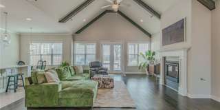 605 Stone Ridge Street Gallery 8