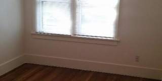 NICE 4-BEDROOM DUPLEX UNIT WITH GARAGE IN SUNNYSIDE! WATER, SEWER & TRASH INCLUDED! Gallery 9