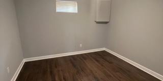 Amazing 6 Bedroom 2 Bathroom home with dual driveways Gallery 25