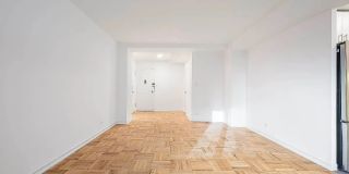 30 W 60th St # 101 Gallery 1