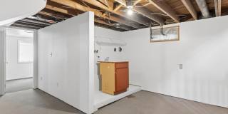 3512 S Division St Gallery 21