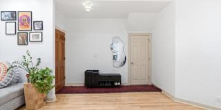 5739 N Winthrop Avenue Gallery 18
