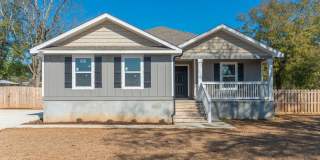 NEW Construction for Rent!! IDEAL location on the edge of town! Gallery 1