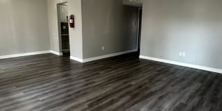 1605 West McIntyre Street - 1605-07 Gallery 1