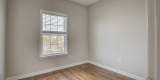 42451 MAGELLAN Square Gallery 29