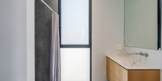 Zen House | Award-Winning Architectural Lease in Manhattan Beach Gallery 40