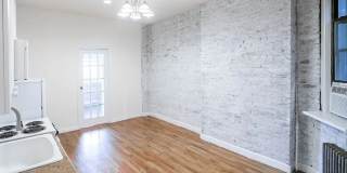 250 E 3rd St Gallery 5