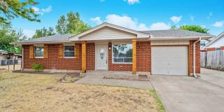 509 NE Cimarron Circle - Hot new listing! Gallery 1
