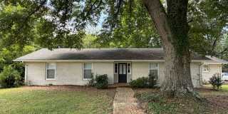 3BR Home with Sunroom & Carport Gallery 1